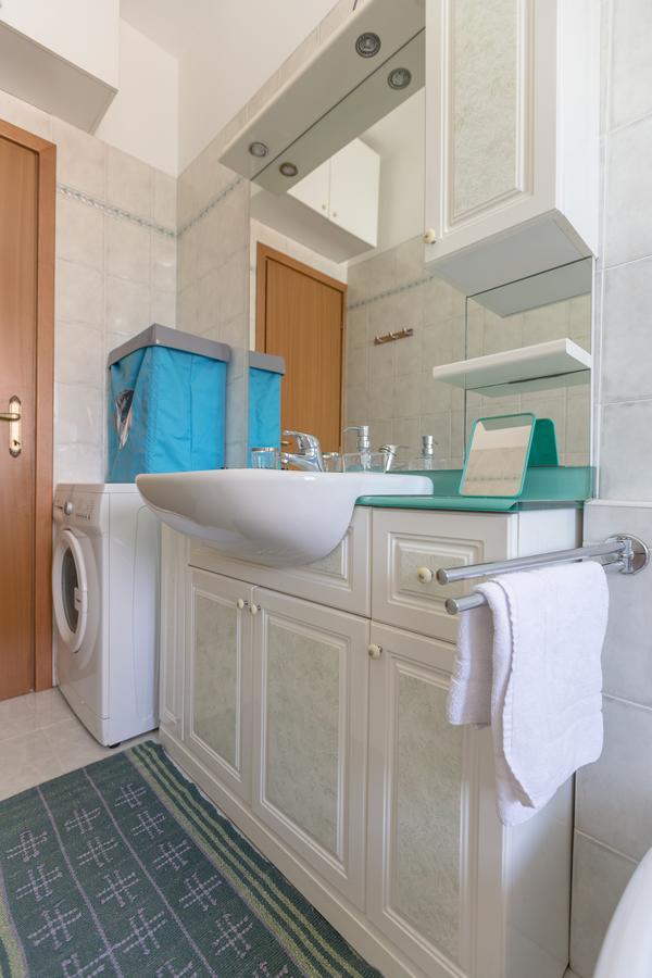 Linate Airport Apartment มิลาน ภายนอก รูปภาพ